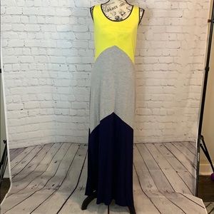 Romeo & Juliet Couture / Maxi Dress / Size M